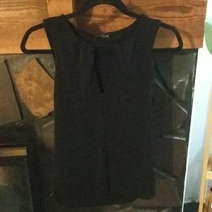 Size Small black Express tank with keyhole detail